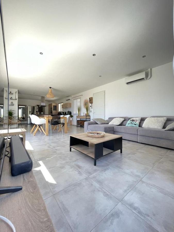 Villa avec piscine Cuers Esterno foto