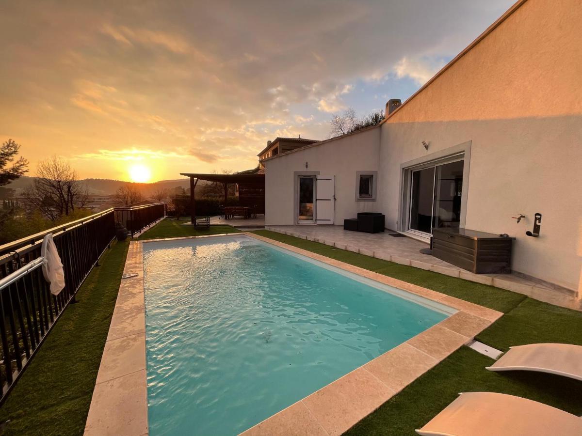 Villa avec piscine Cuers Esterno foto
